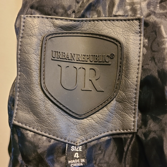 🖤4T Urban Republic Jacket 🖤 - Picture 5 of 7